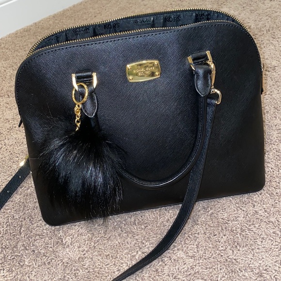 Michael Kors Handbags - Michael Kors Black Leather Purse